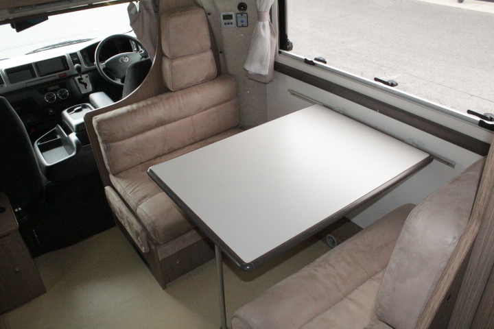 キャンピングカーキャブコン