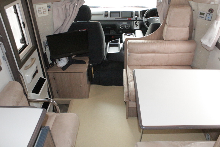 キャンピングカーキャブコン