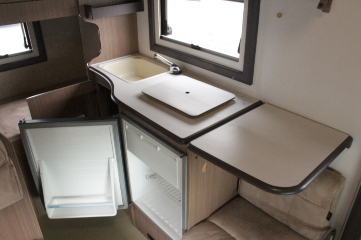 キャンピングカーキャブコン