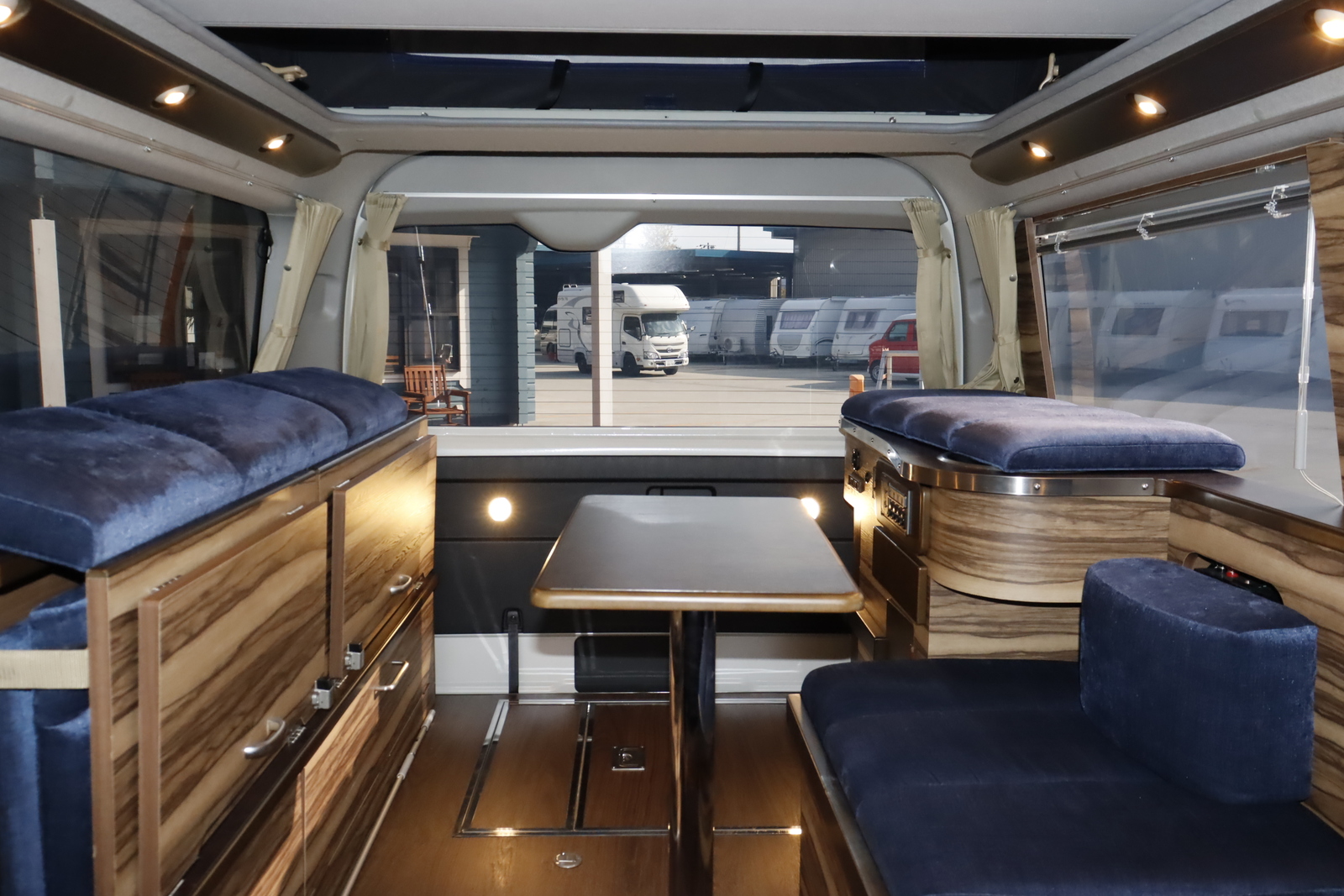 キャンピングカーバンコン