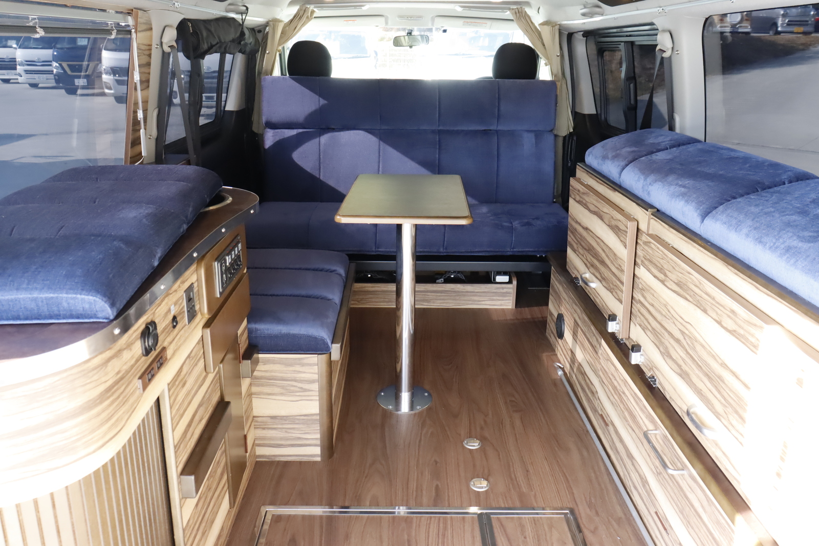 キャンピングカーバンコン