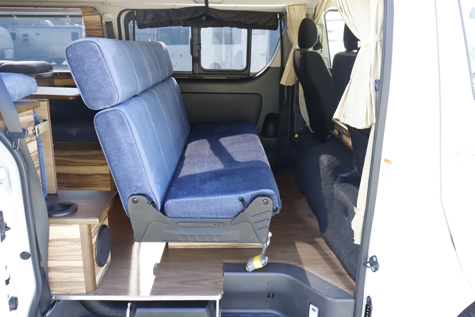 キャンピングカーバンコン