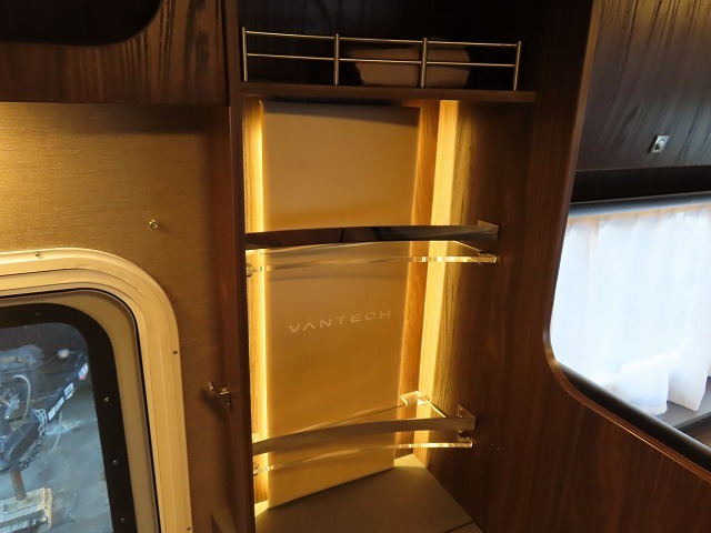 キャンピングカーキャブコン