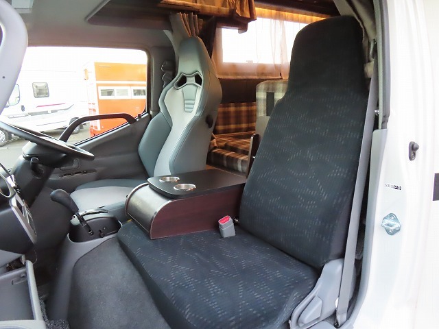 キャンピングカーキャブコン