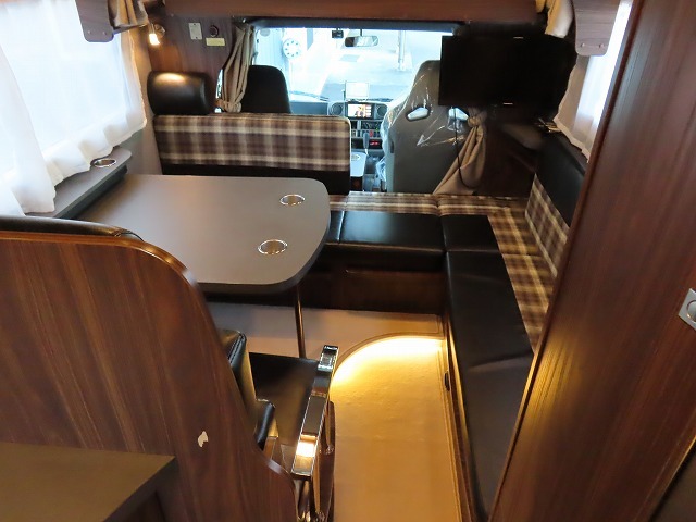 キャンピングカーキャブコン