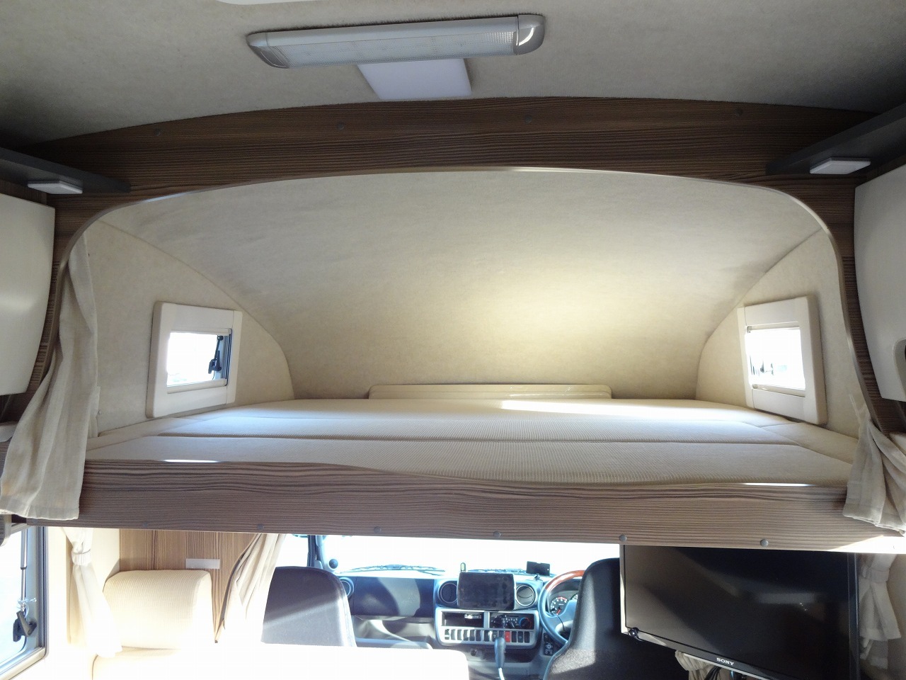 キャンピングカーキャブコン