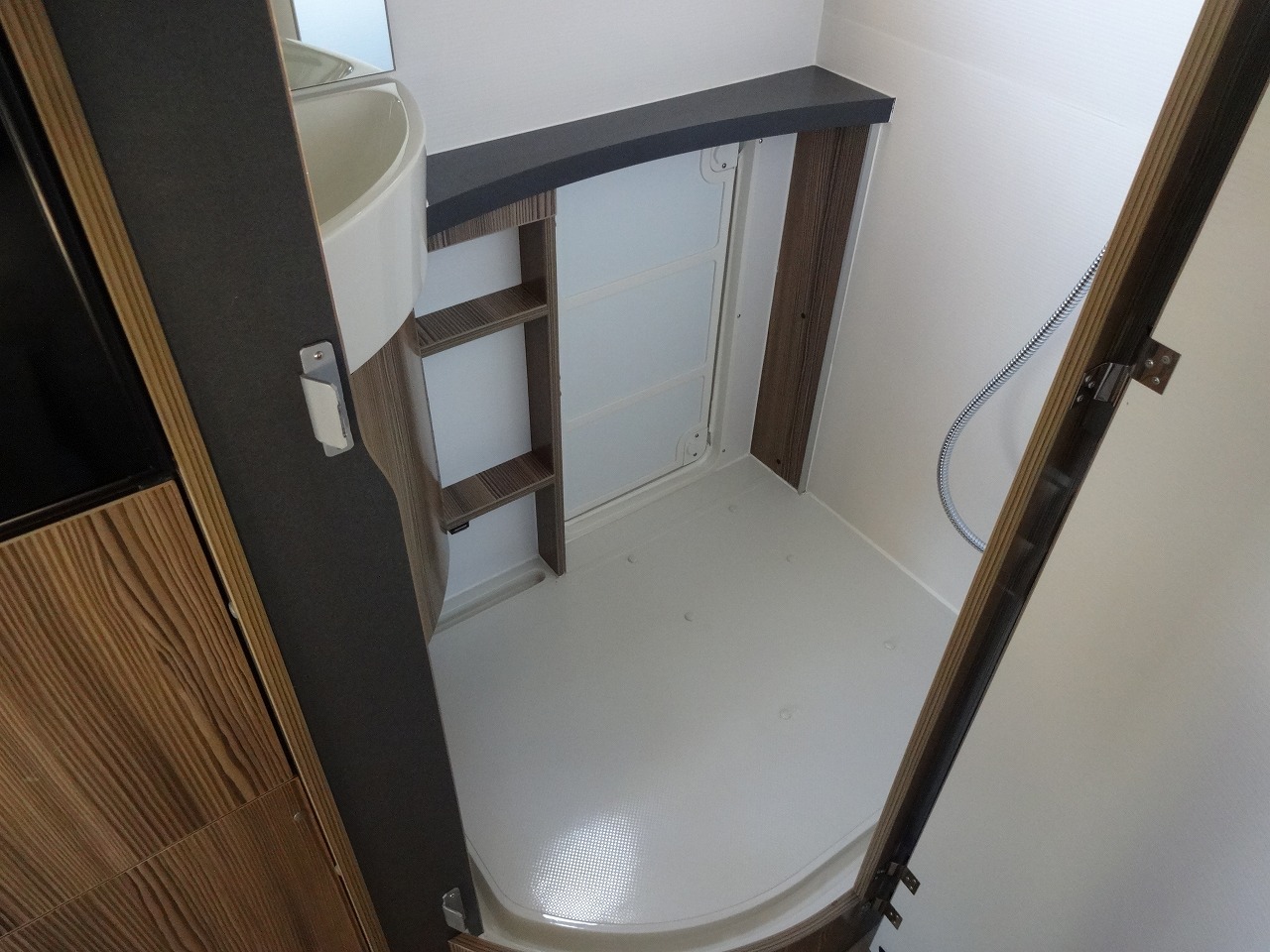 キャンピングカーキャブコン