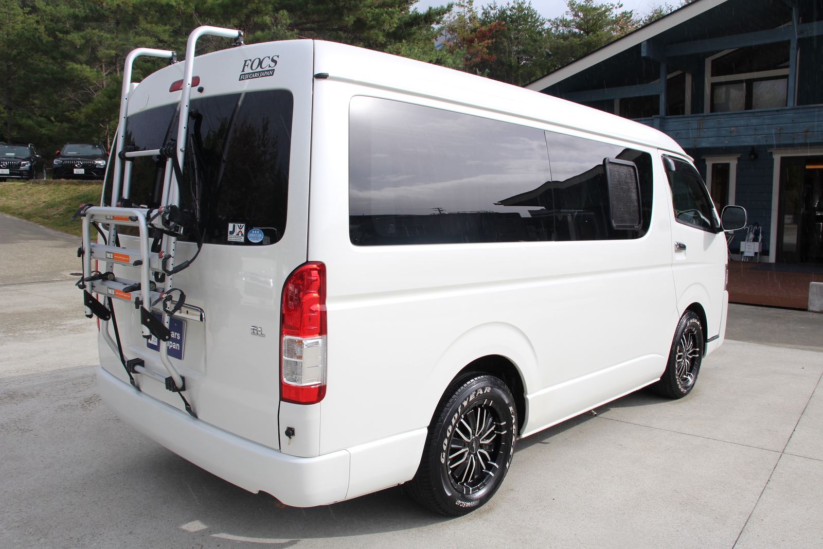 キャンピングカーバンコン