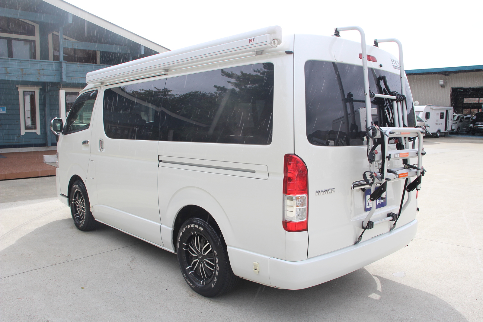 キャンピングカーバンコン