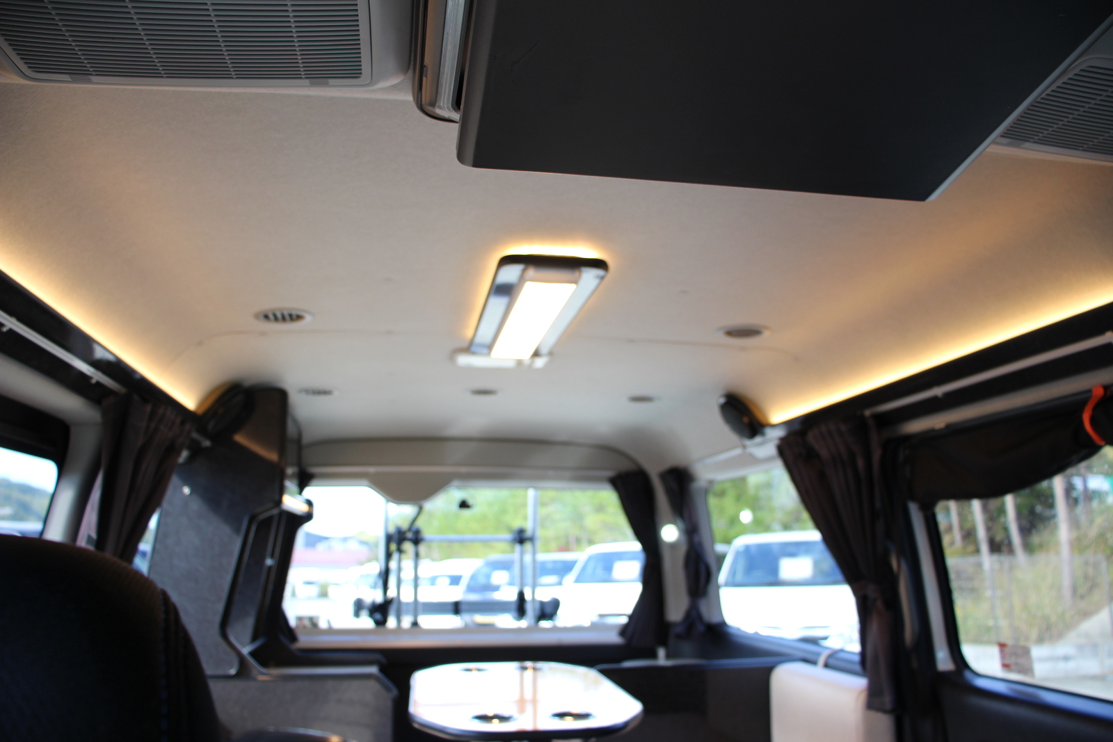 キャンピングカーバンコン