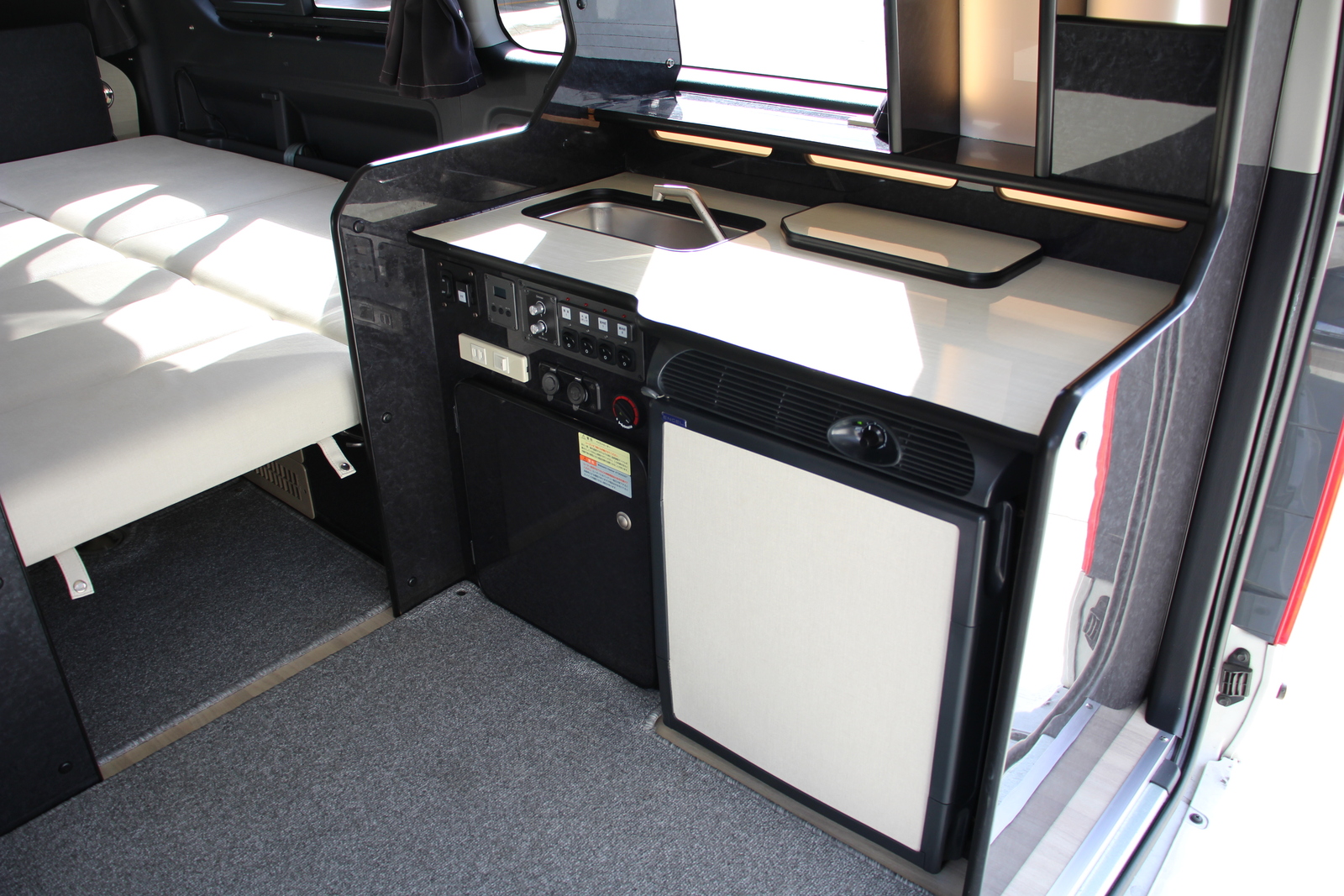 キャンピングカーバンコン