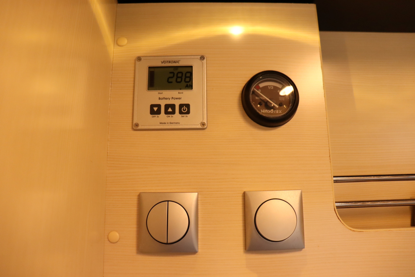 キャンピングカーキャブコン