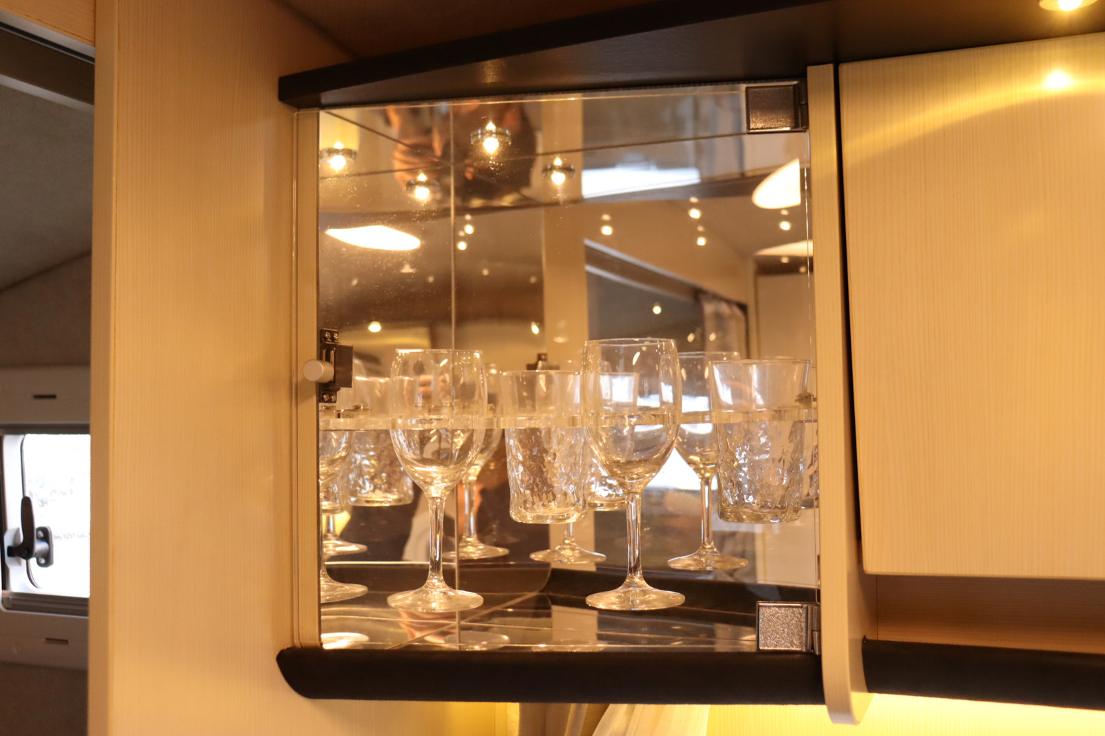 キャンピングカーキャブコン