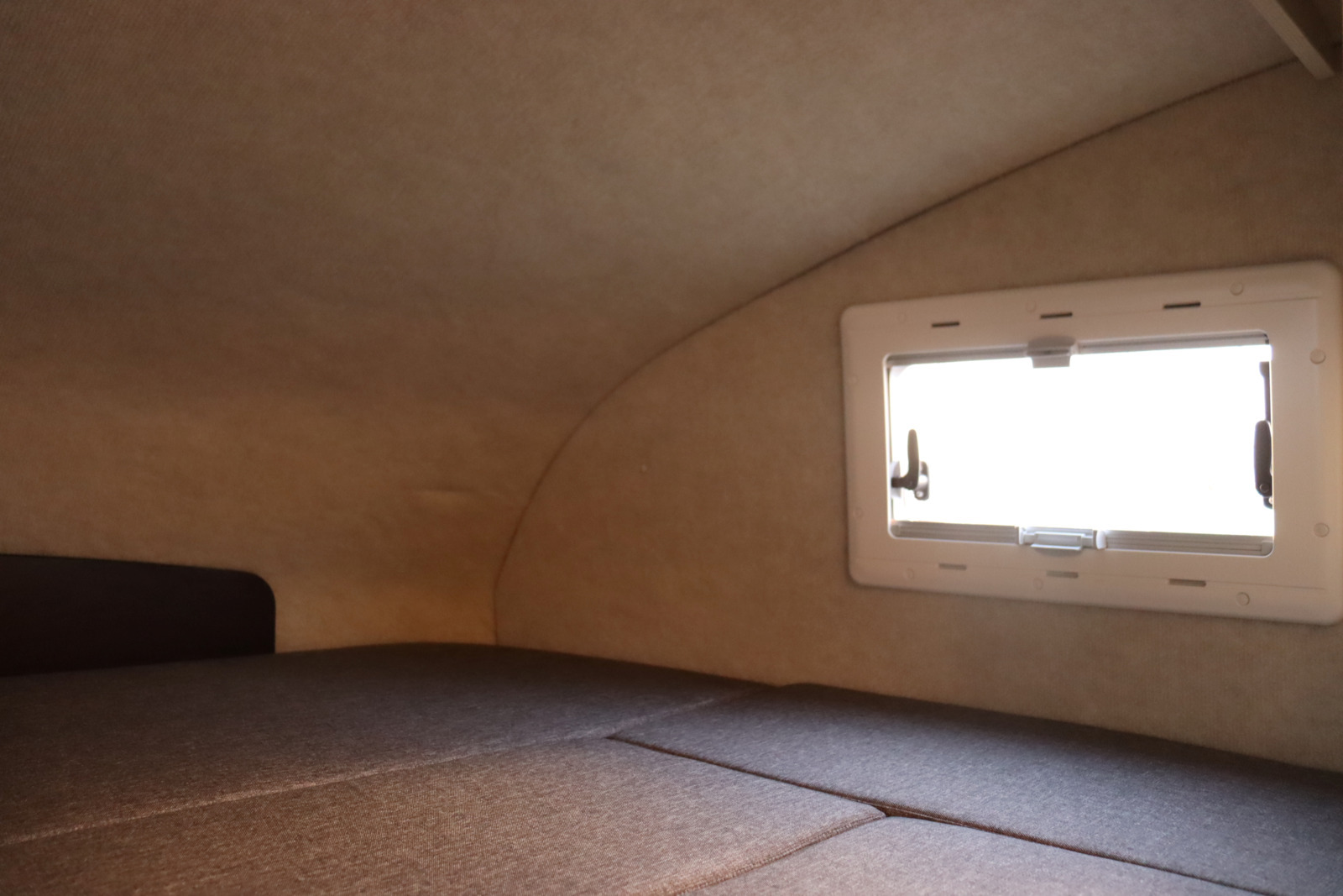 キャンピングカーキャブコン