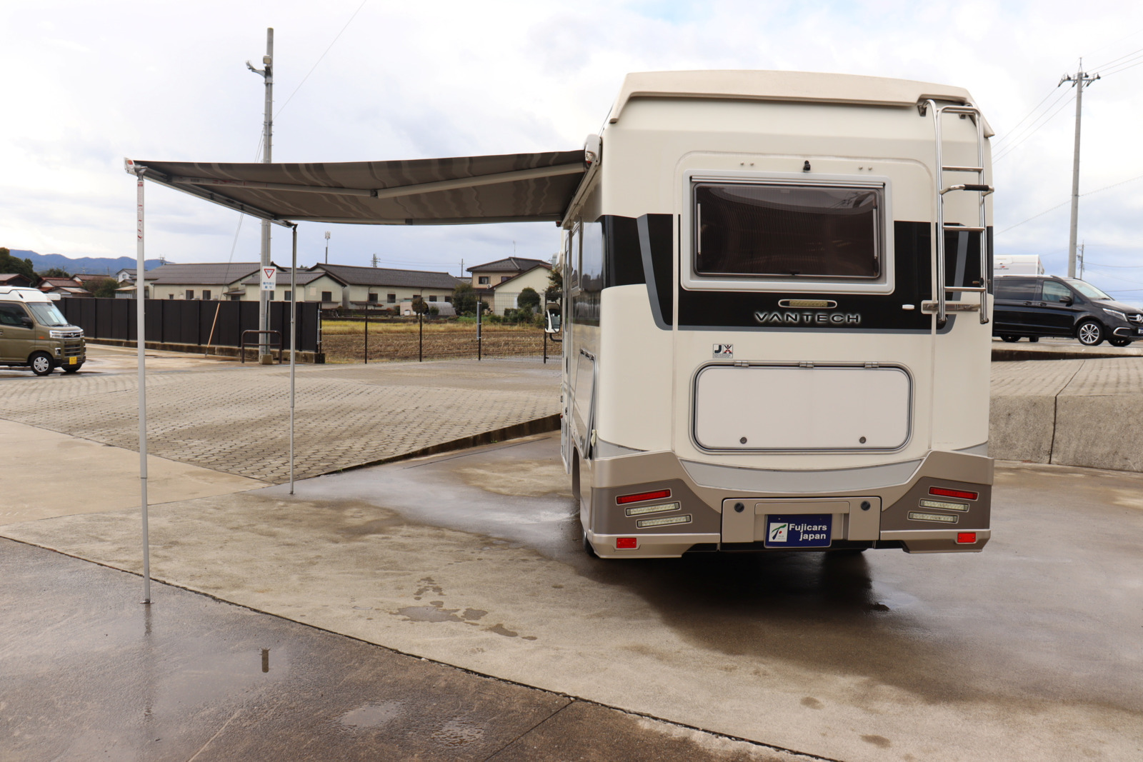 キャンピングカーキャブコン