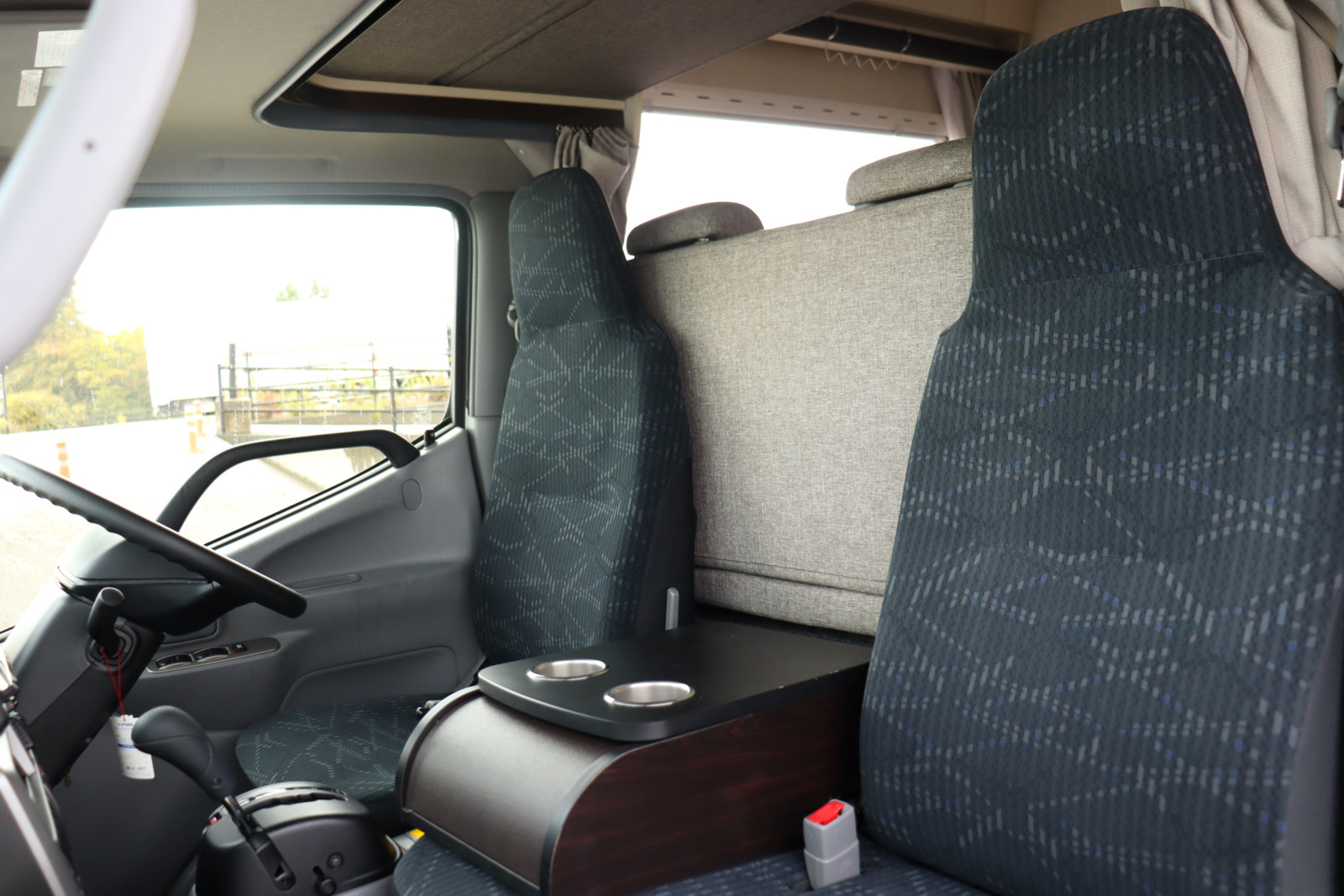 キャンピングカーキャブコン