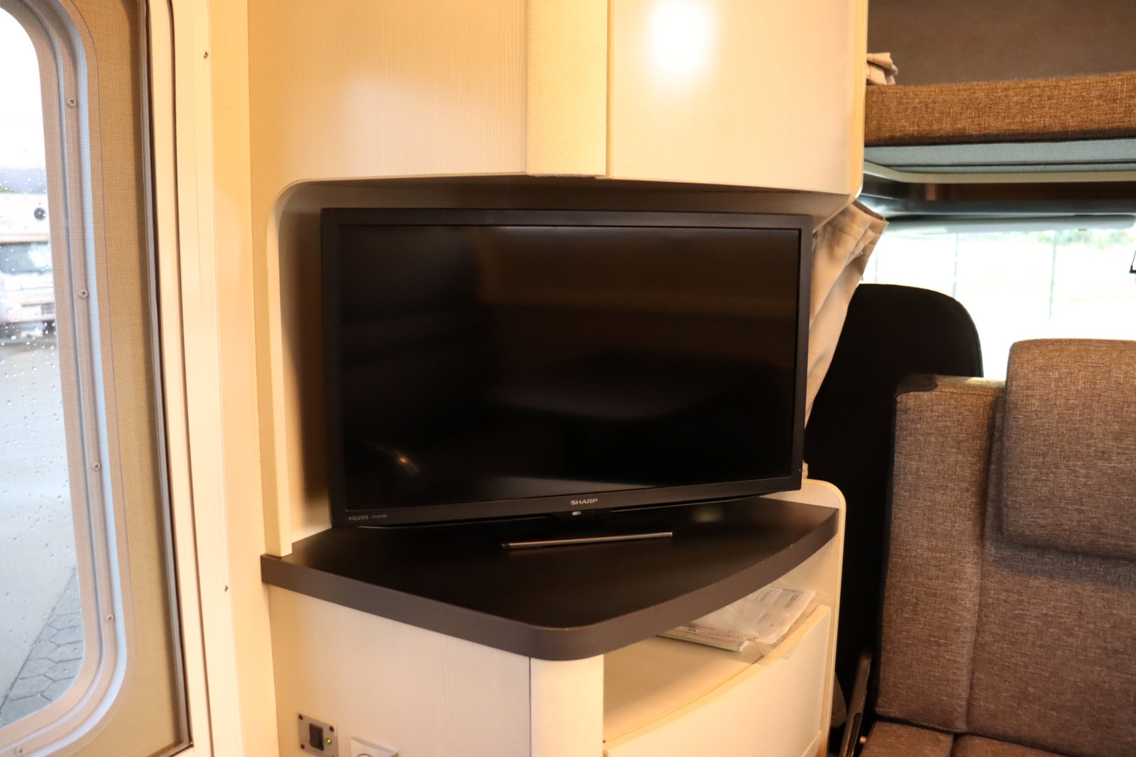 キャンピングカーキャブコン