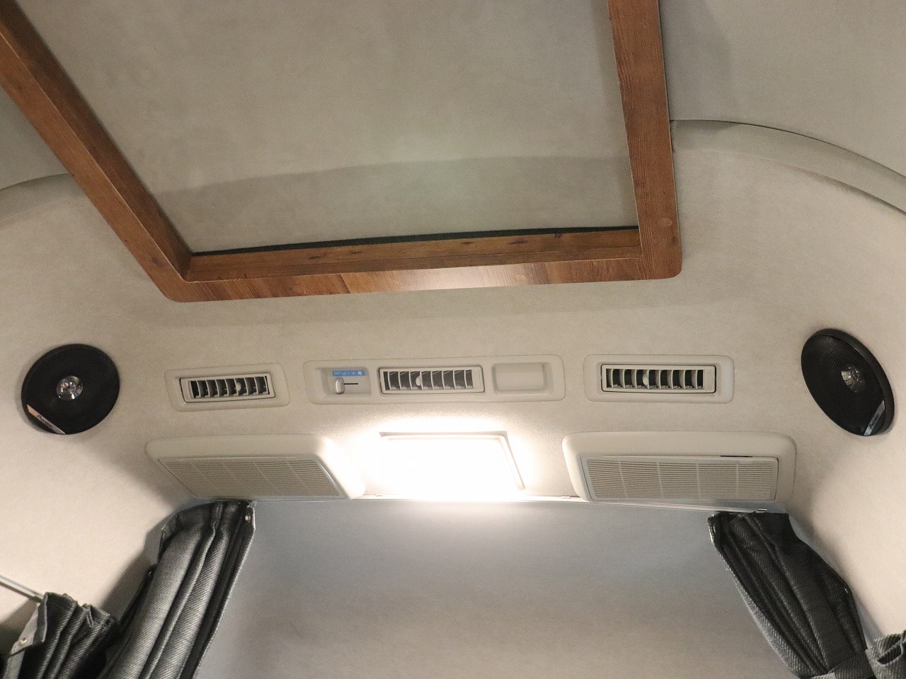 キャンピングカーバンコン