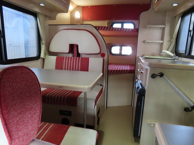 キャンピングカーキャブコン