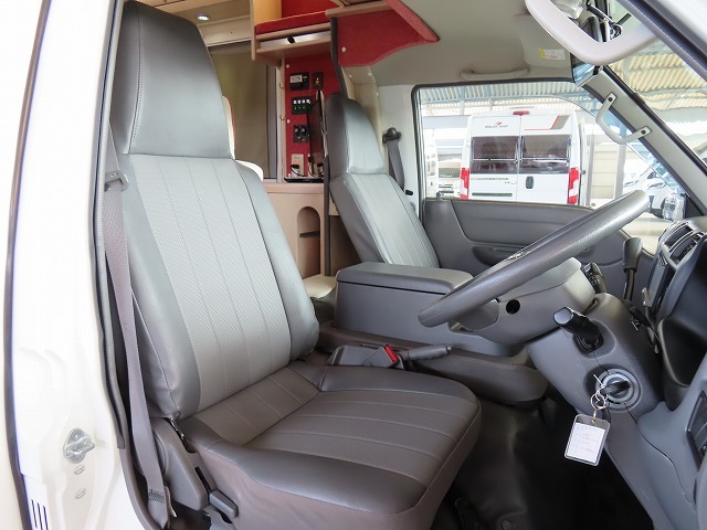 キャンピングカーキャブコン