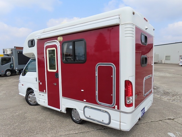 キャンピングカーキャブコン