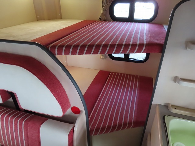 キャンピングカーキャブコン