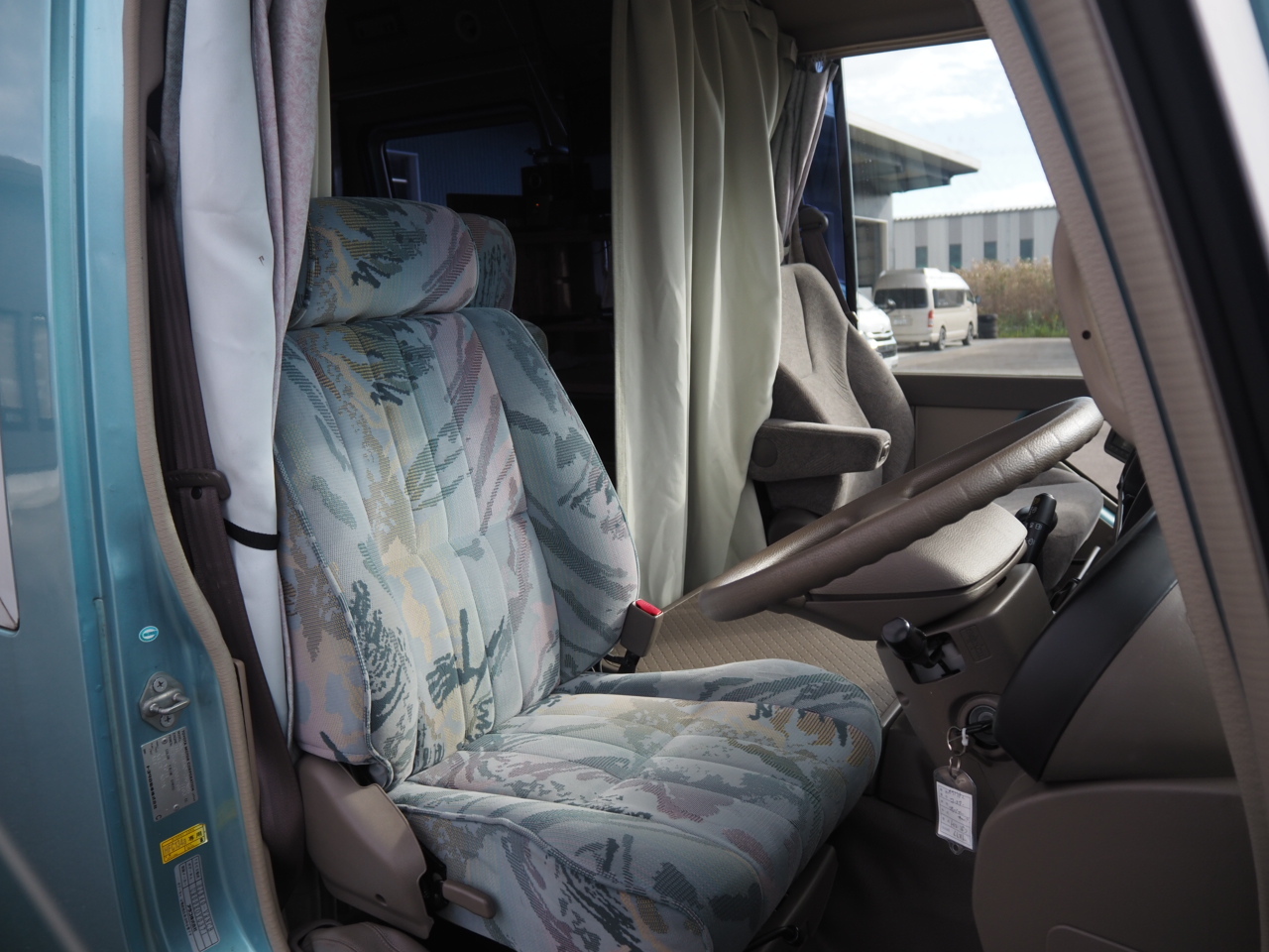 キャンピングカーバスコン