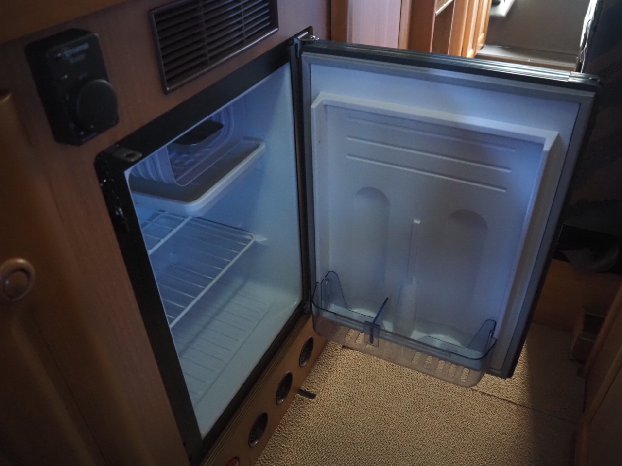 キャンピングカーバスコン