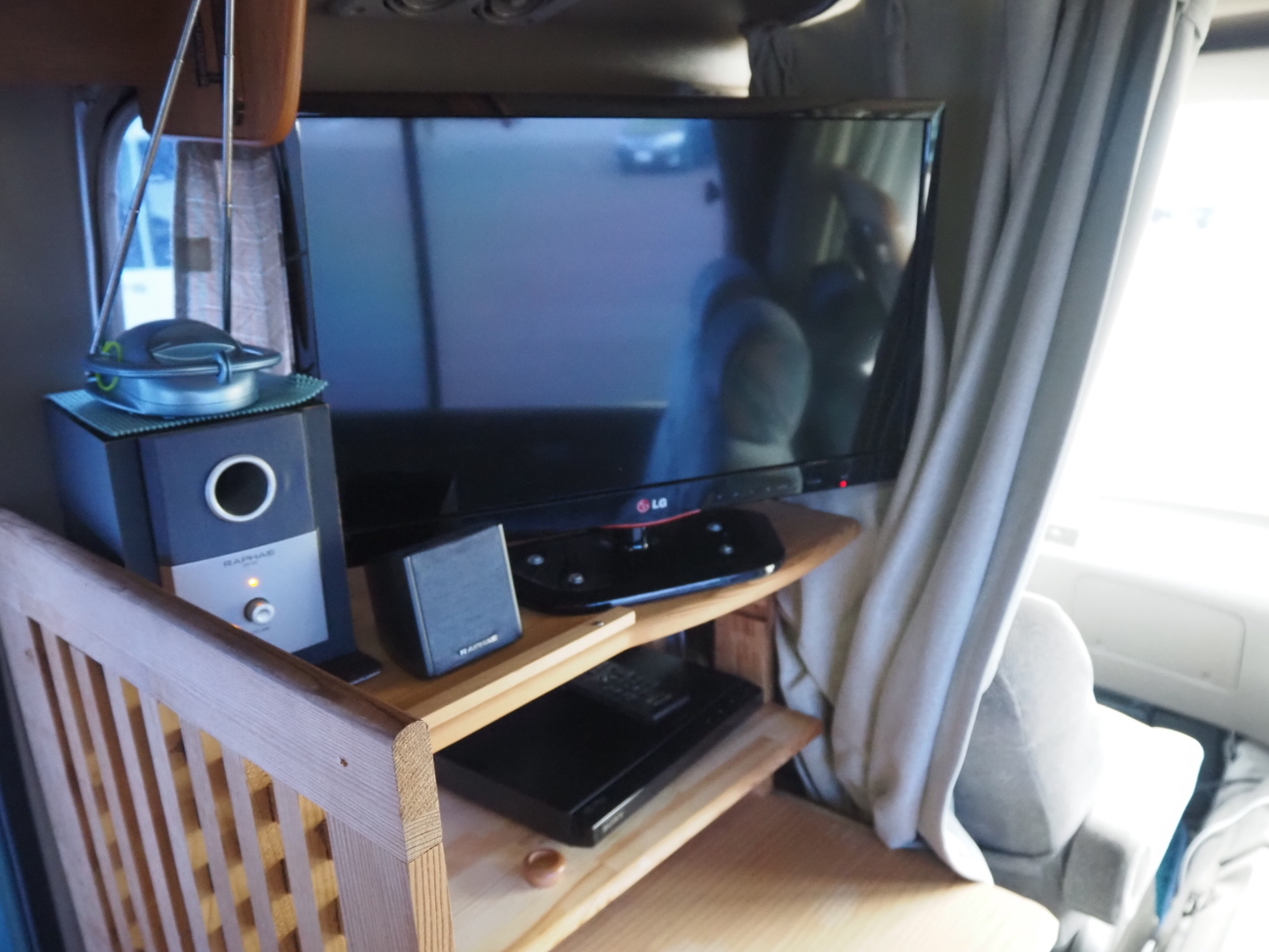 キャンピングカーバスコン