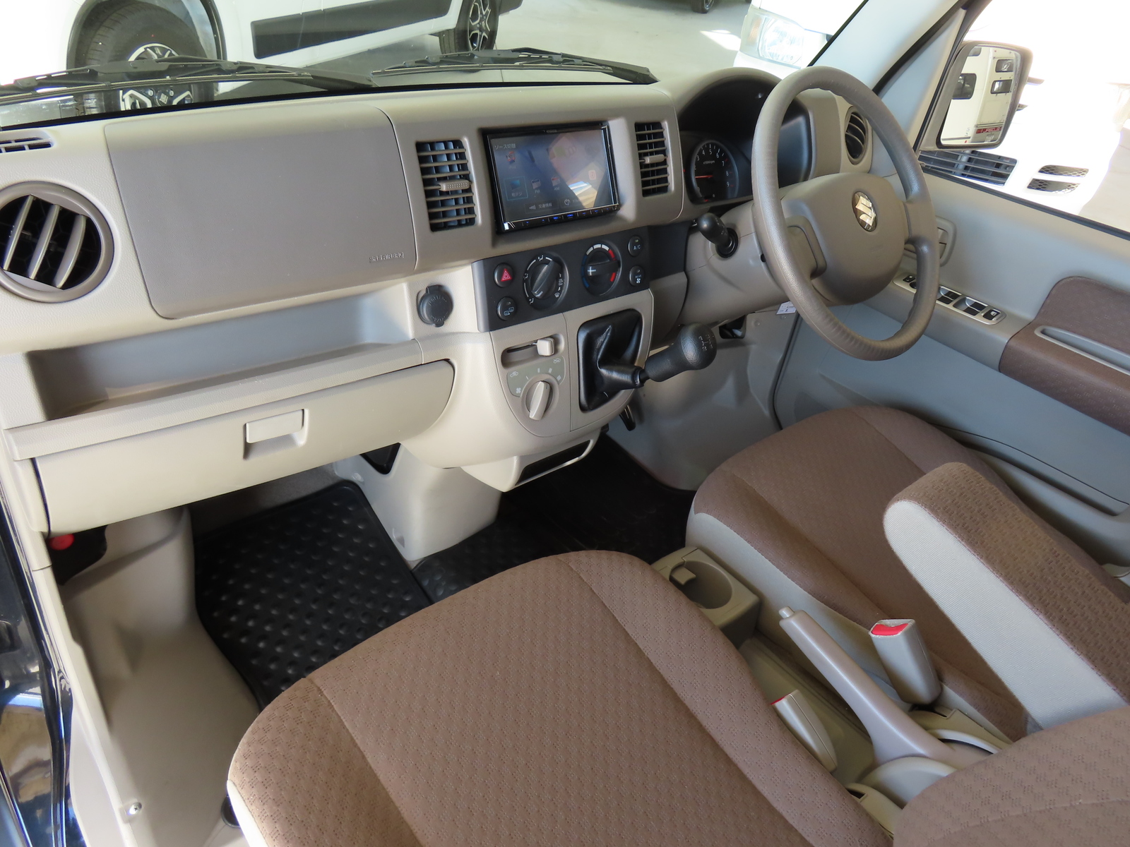 キャンピングカー軽キャンパー