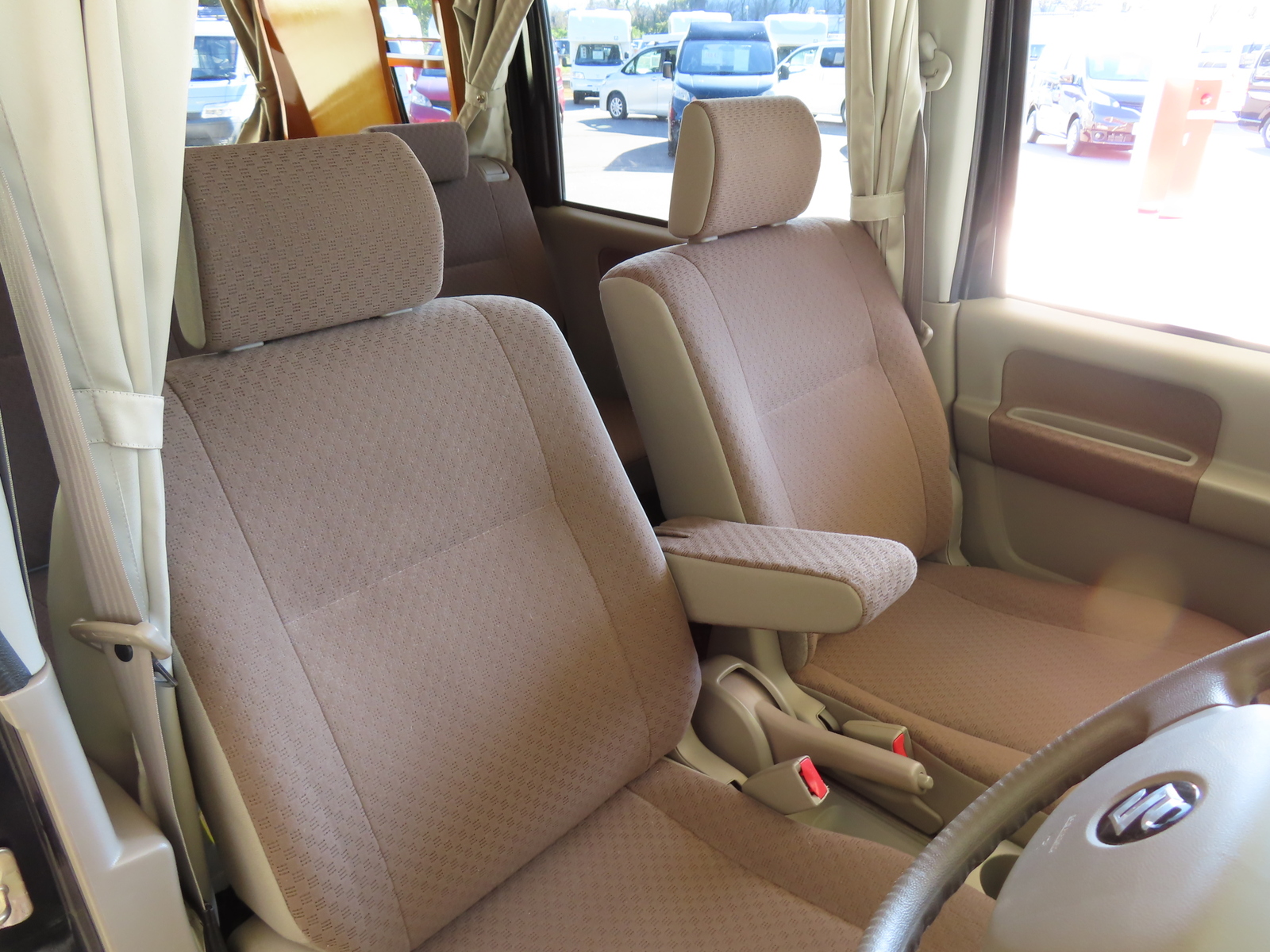 キャンピングカー軽キャンパー