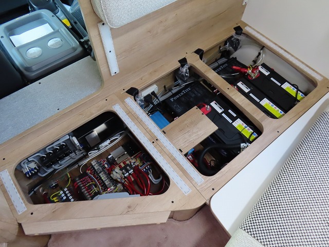 キャンピングカーキャブコン