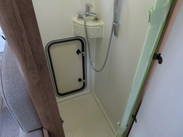 キャンピングカーキャブコン