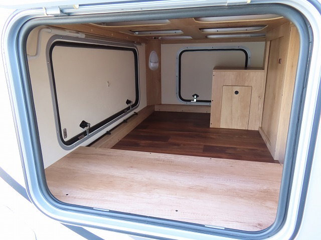 キャンピングカーキャブコン