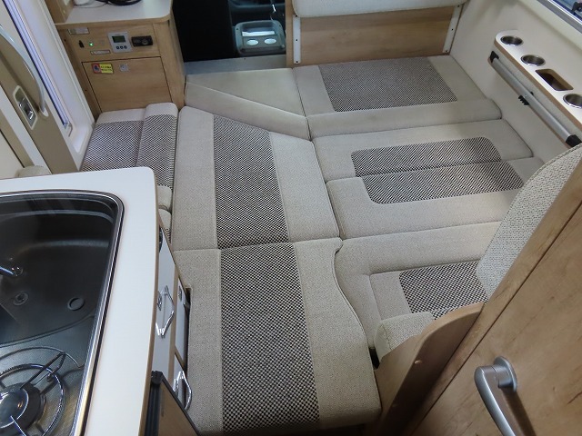 キャンピングカーキャブコン