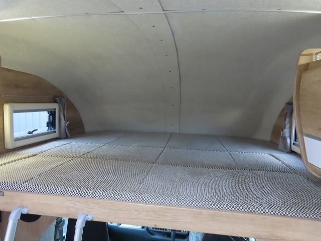 キャンピングカーキャブコン