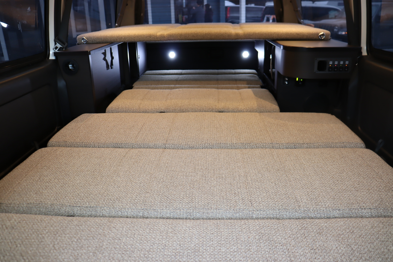 キャンピングカーバンコン