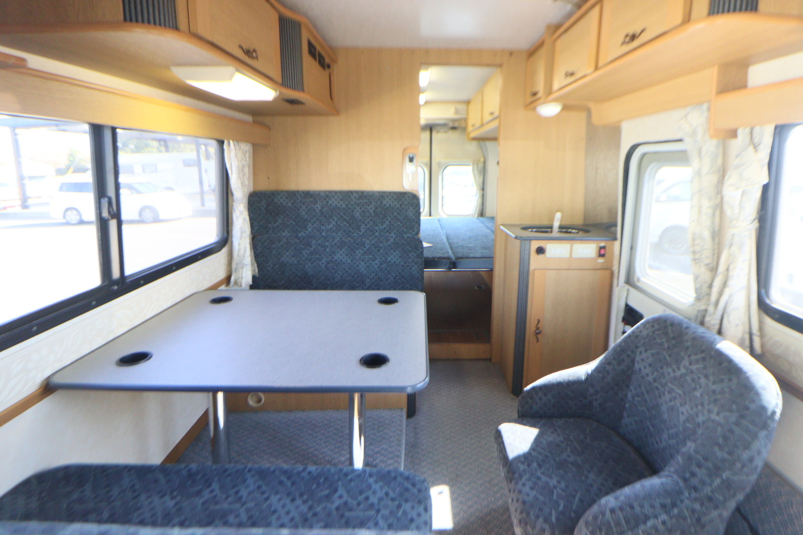 キャンピングカーキャブコン