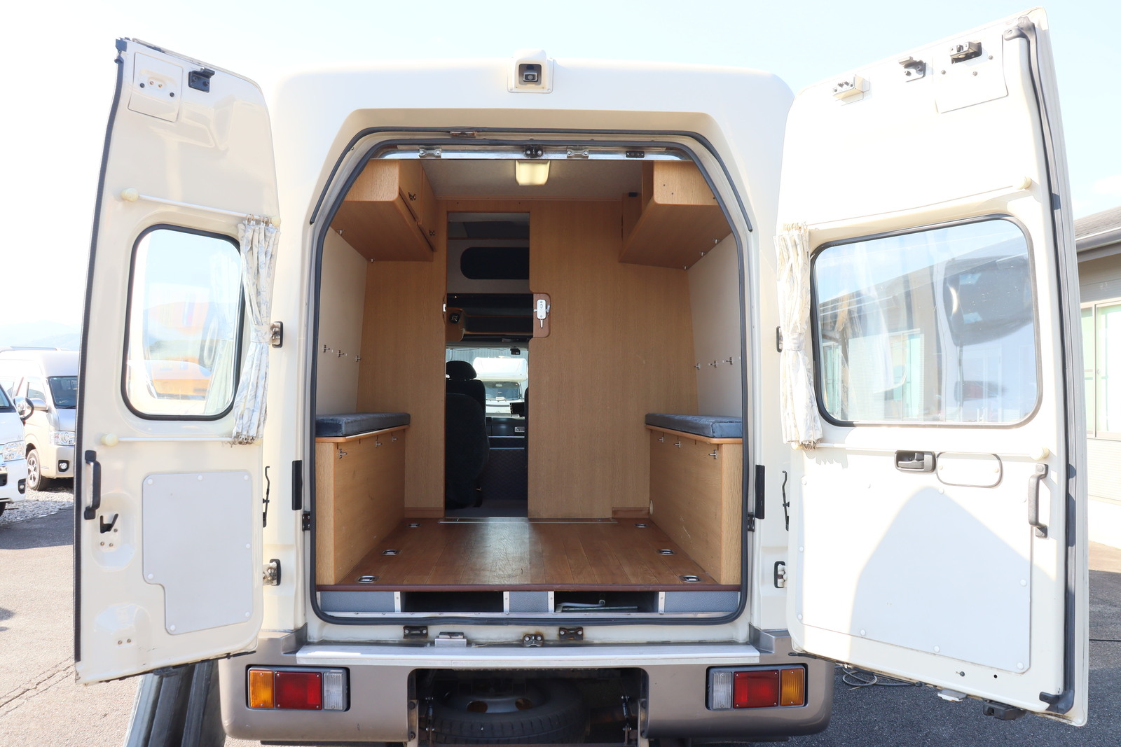 キャンピングカーキャブコン