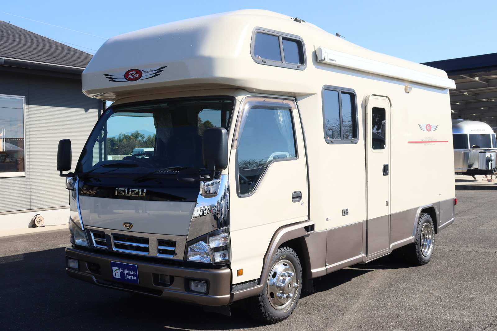 キャンピングカーキャブコン