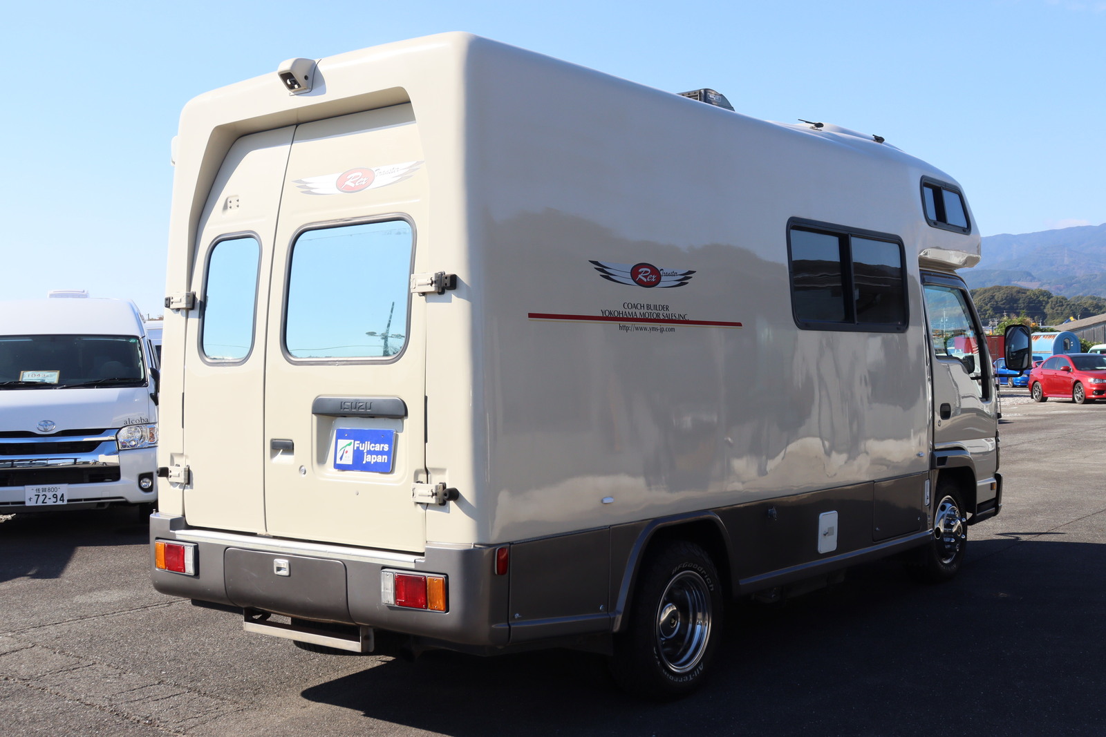 キャンピングカーキャブコン