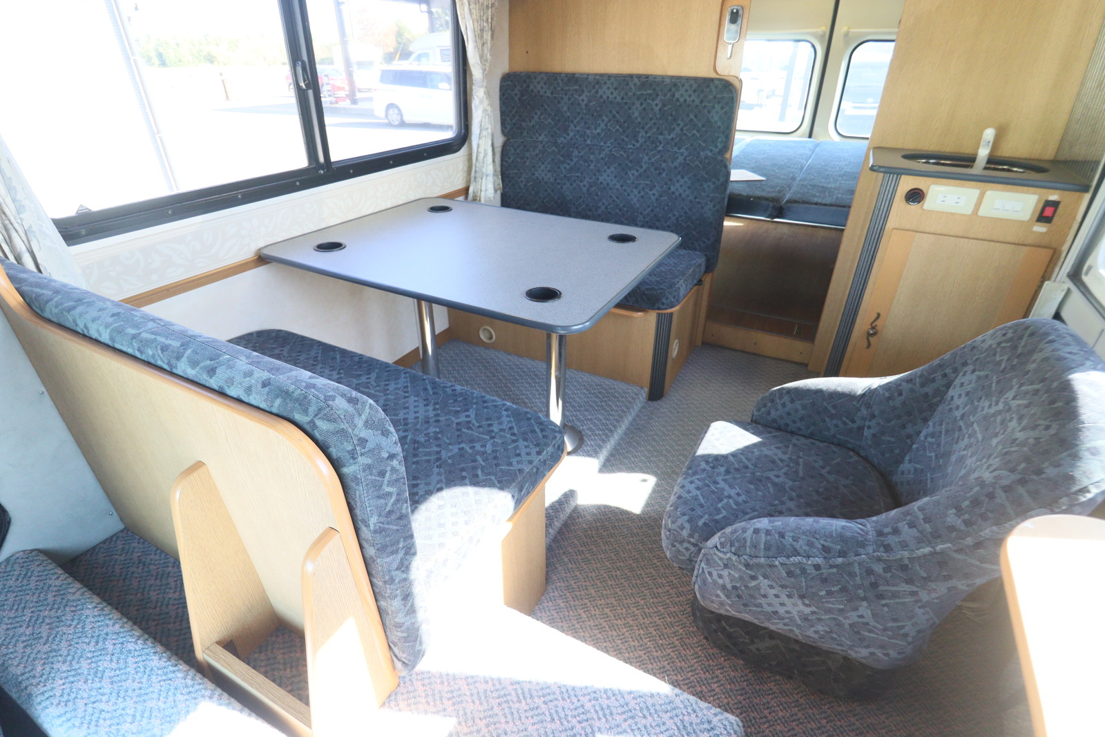 キャンピングカーキャブコン