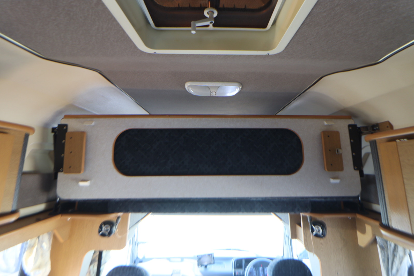 キャンピングカーキャブコン