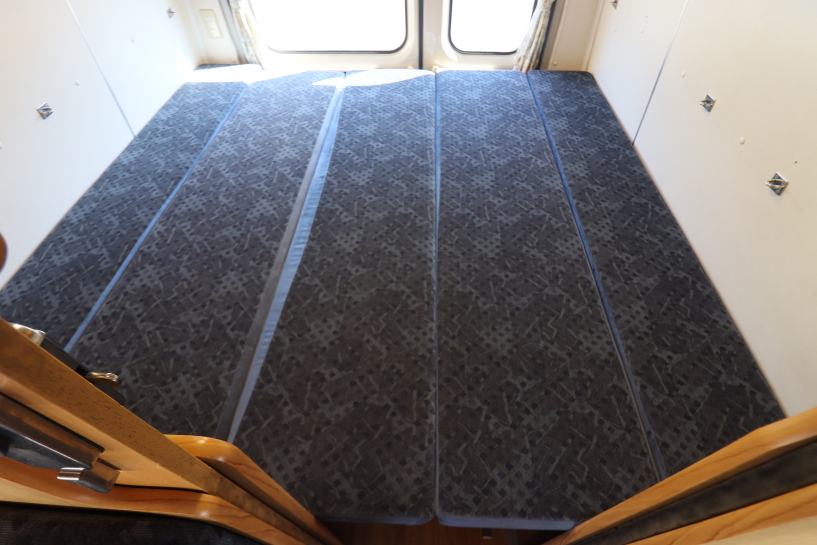 キャンピングカーキャブコン