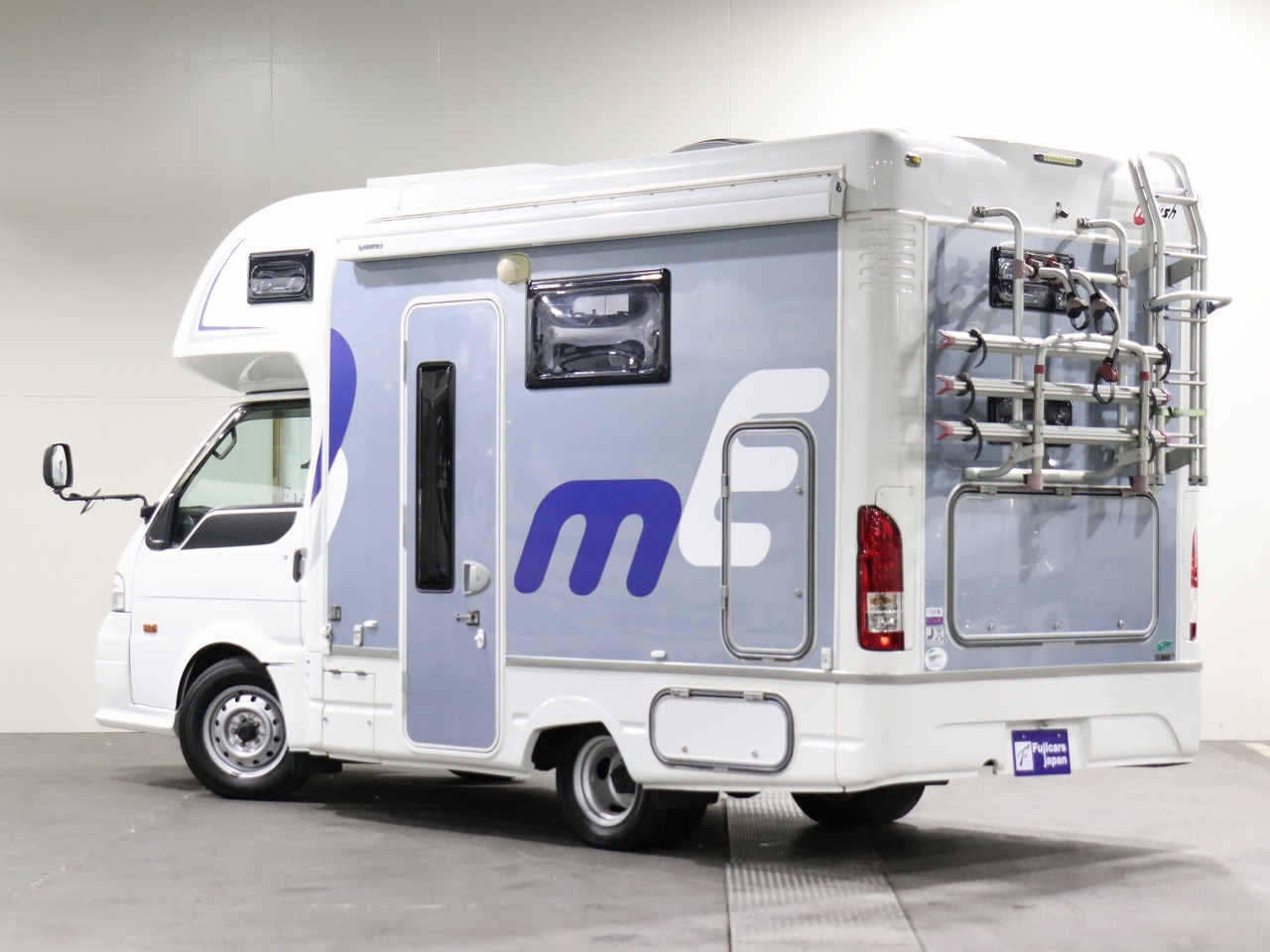 キャンピングカーキャブコン