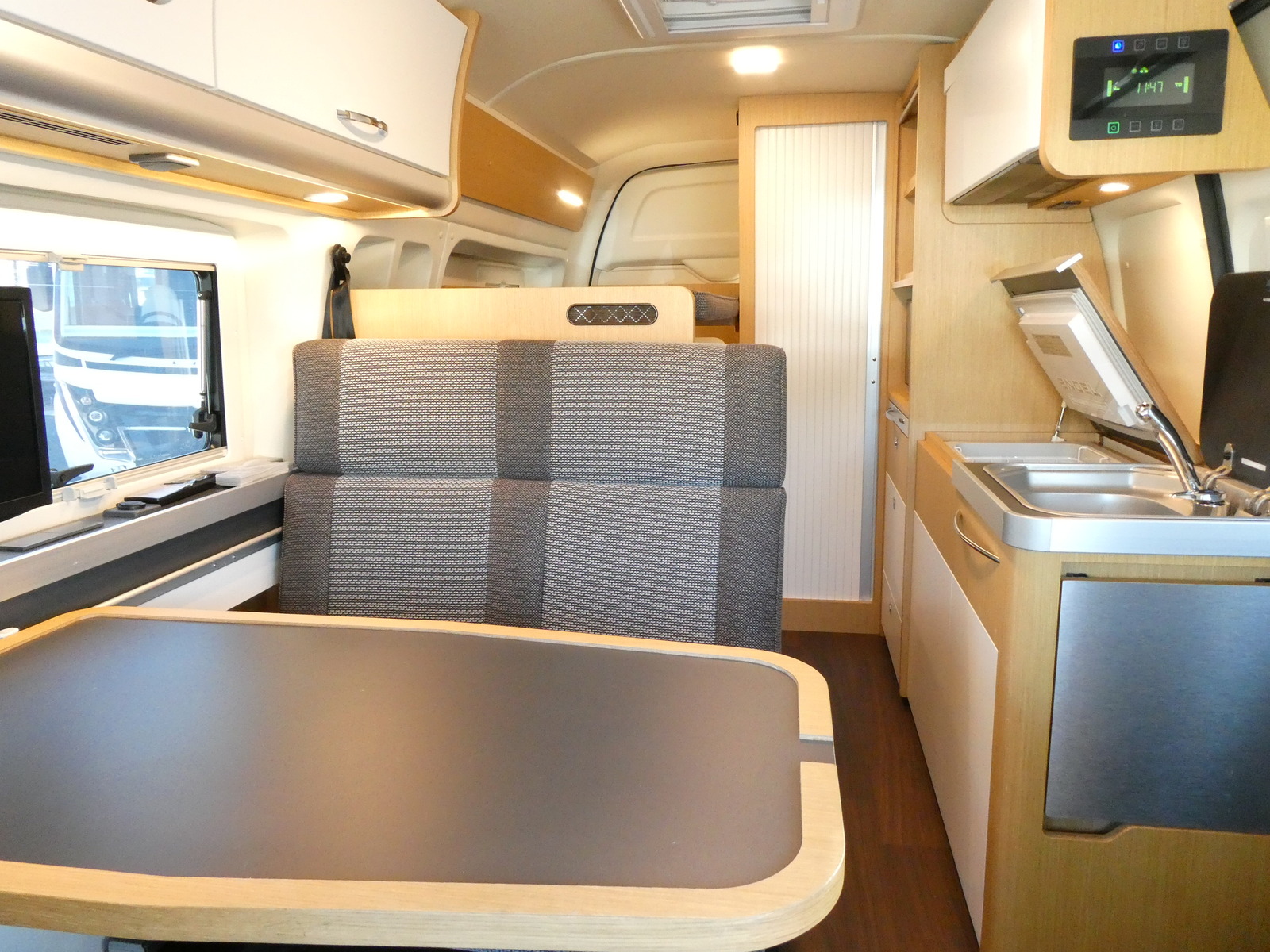 キャンピングカーバンコン