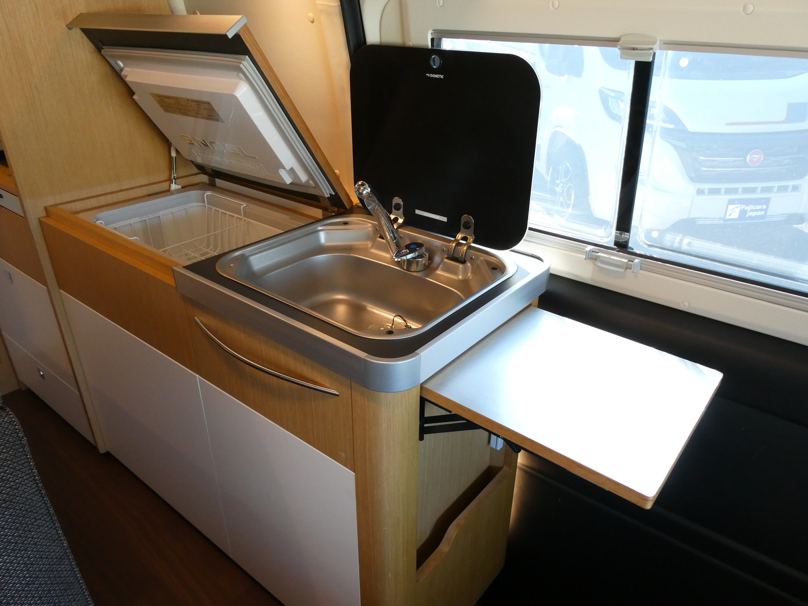 キャンピングカーバンコン