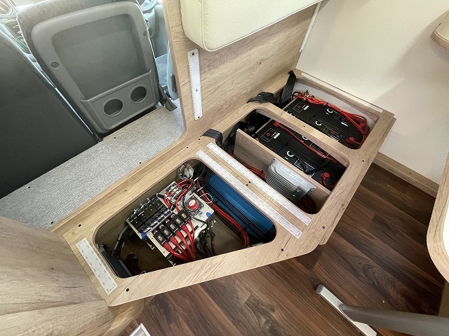 キャンピングカーキャブコン