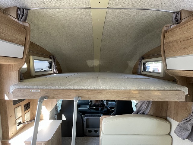 キャンピングカーキャブコン