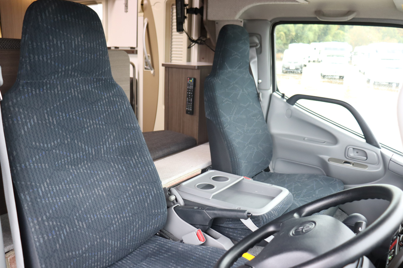 キャンピングカーキャブコン